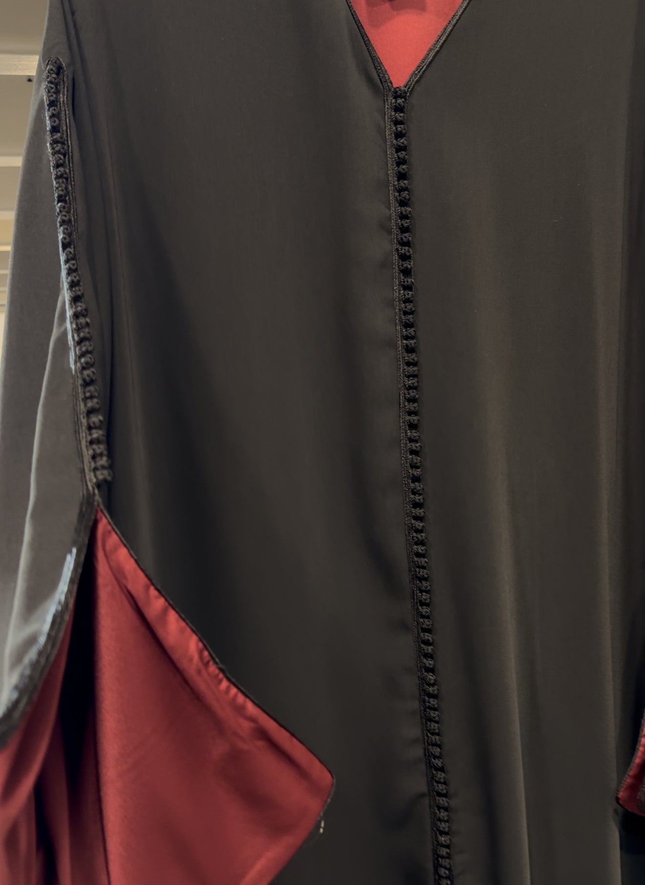 Caftan Zeyna noir bordeaux